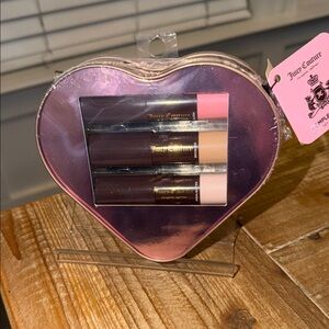 Juicy Couture Heart Tin complexion Trio - Highlighter, Bronzer, Blush